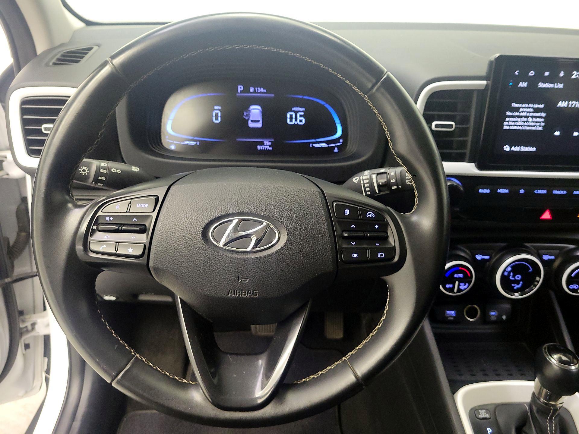 Thumbnail: 2023 Hyundai Venue - 10