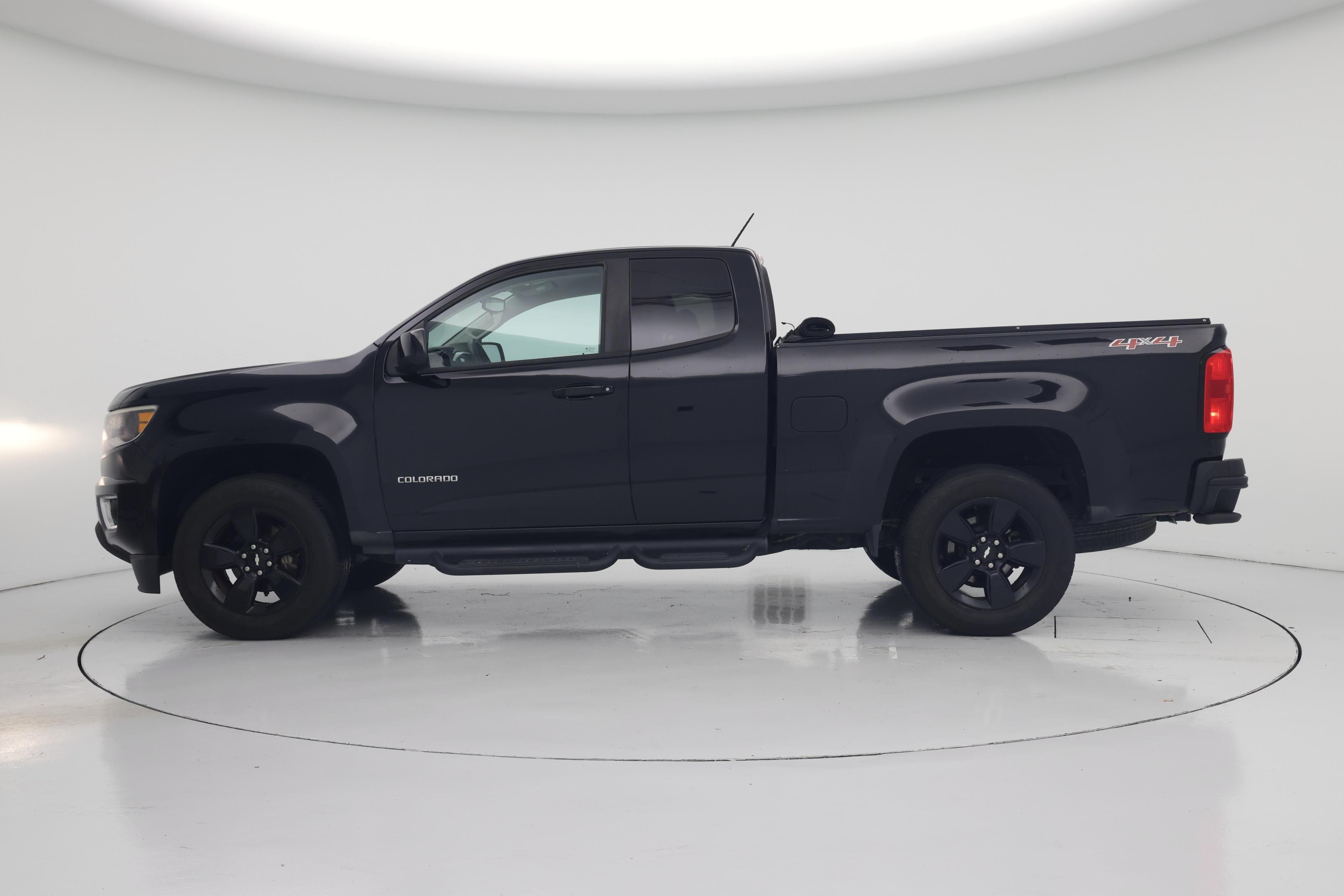 Thumbnail: 2017 Chevrolet Colorado - 3