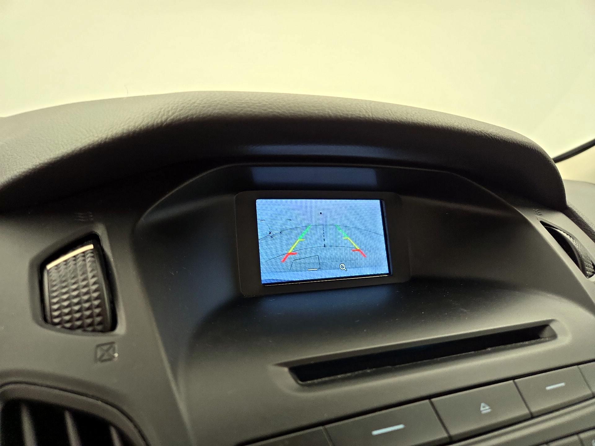 Thumbnail: 2016 Ford Focus - 14
