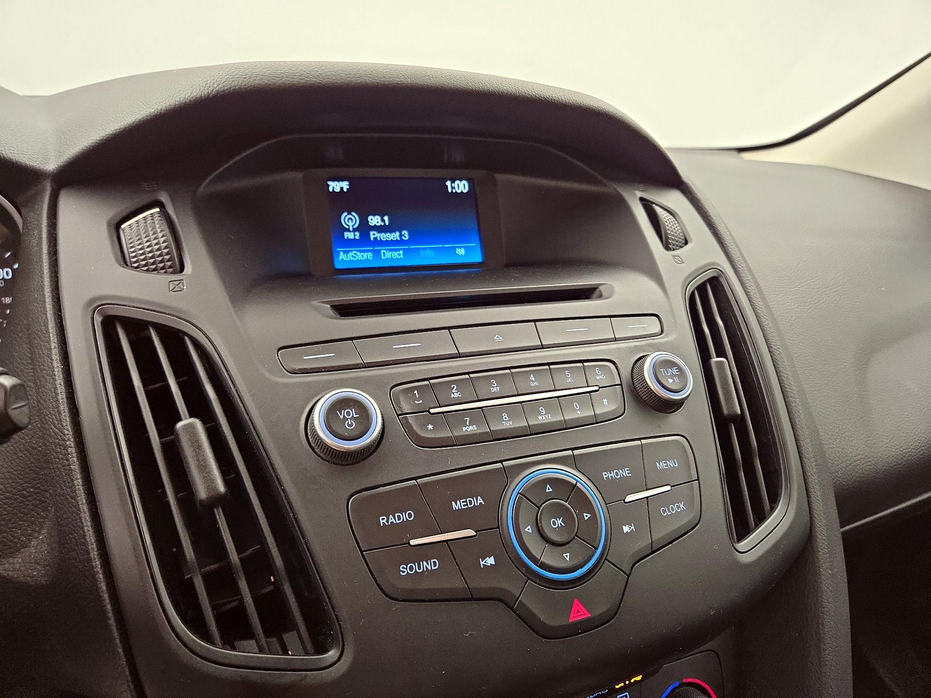 Thumbnail: 2016 Ford Focus - 15