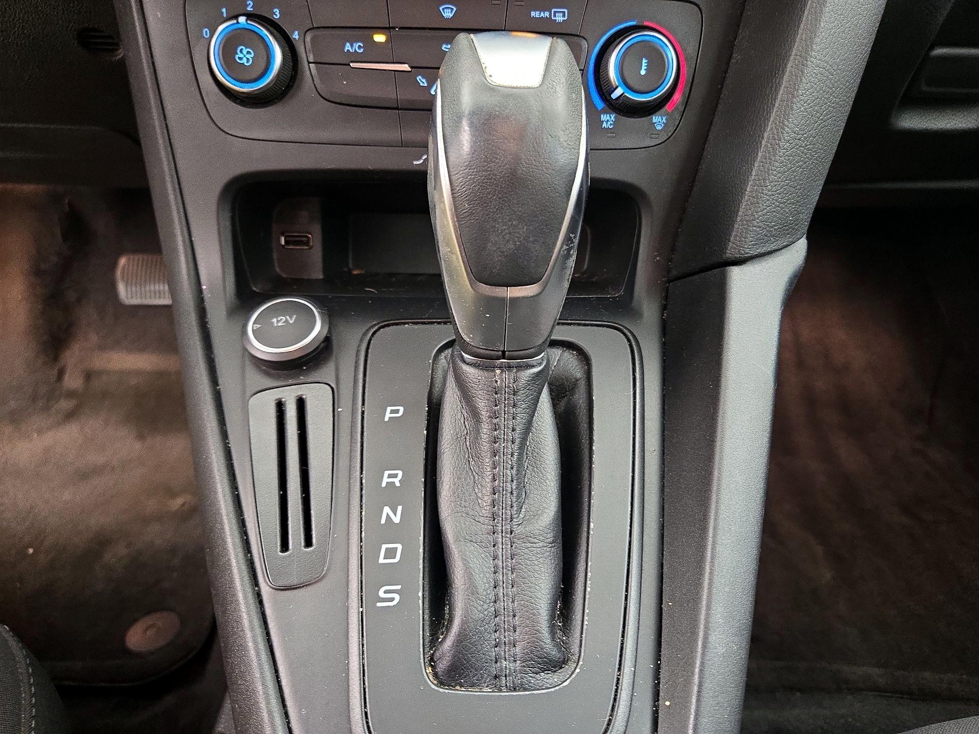 Thumbnail: 2016 Ford Focus - 17