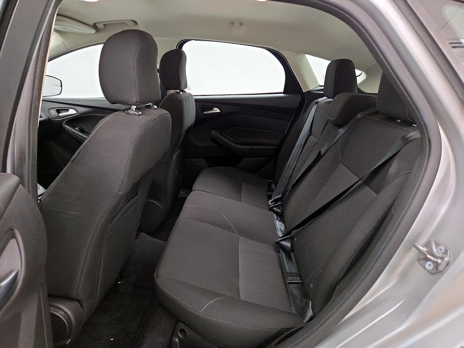 Thumbnail: 2016 Ford Focus - 19