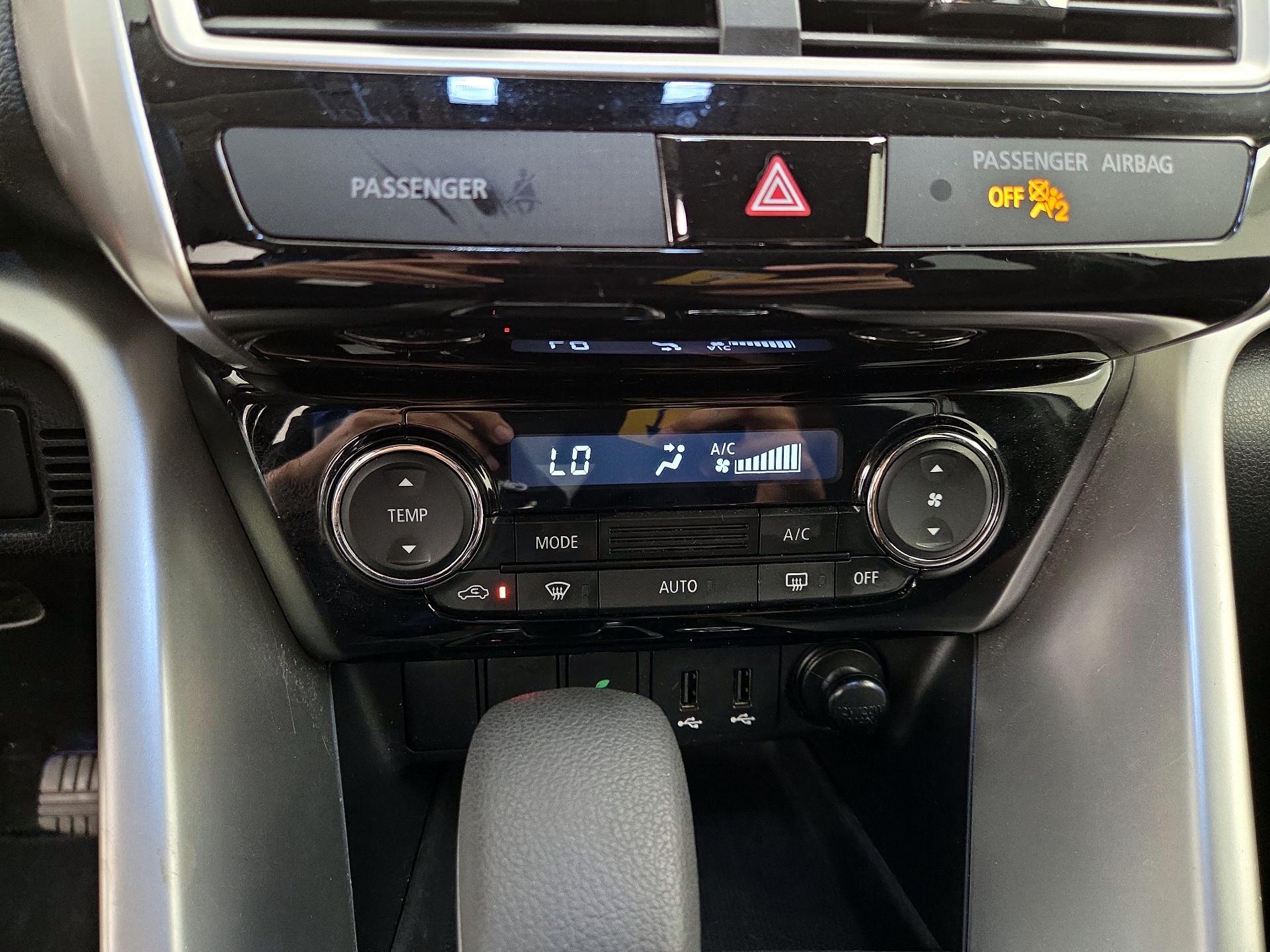 Thumbnail: 2018 Mitsubishi Eclipse Cross - 16