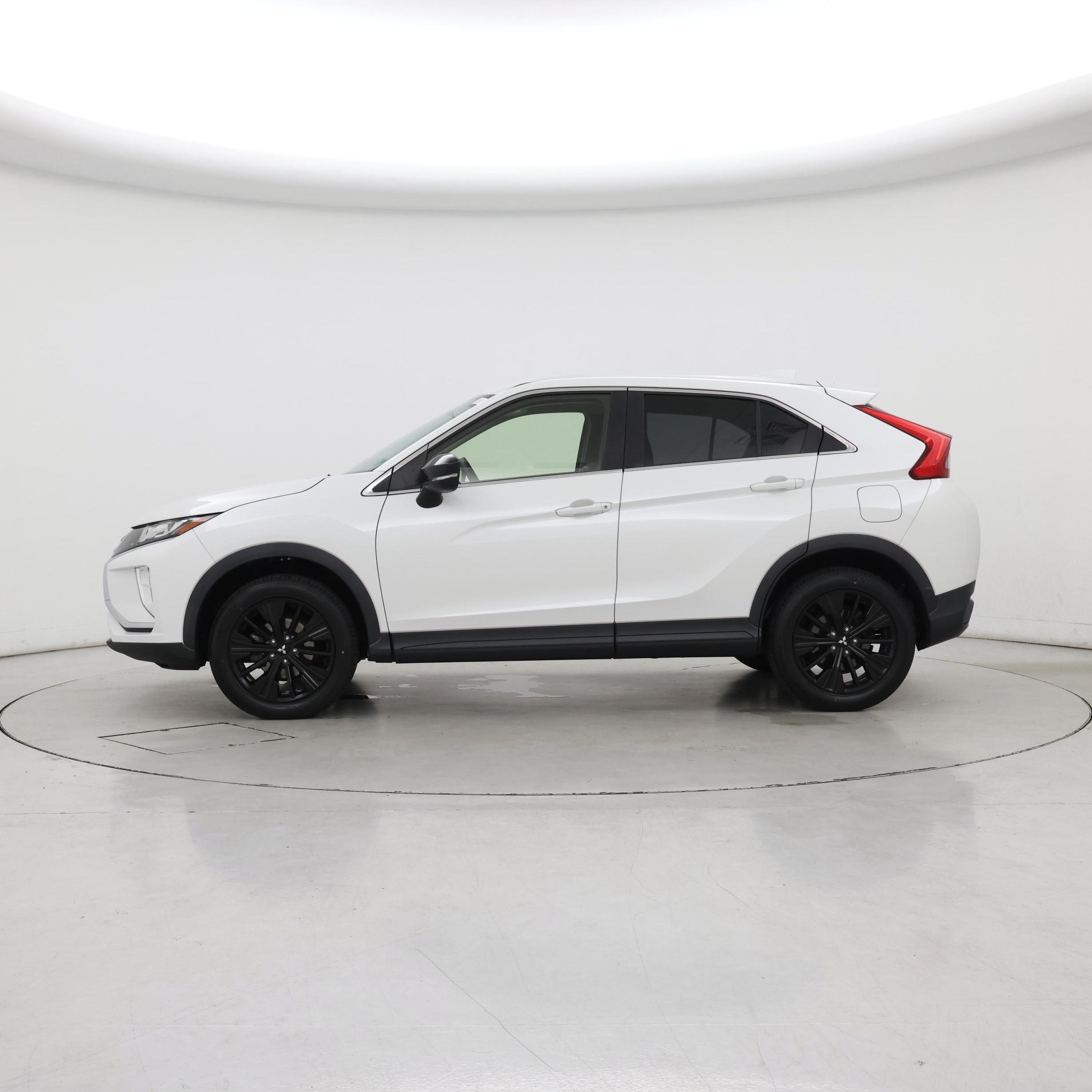 Thumbnail: 2018 Mitsubishi Eclipse Cross - 3