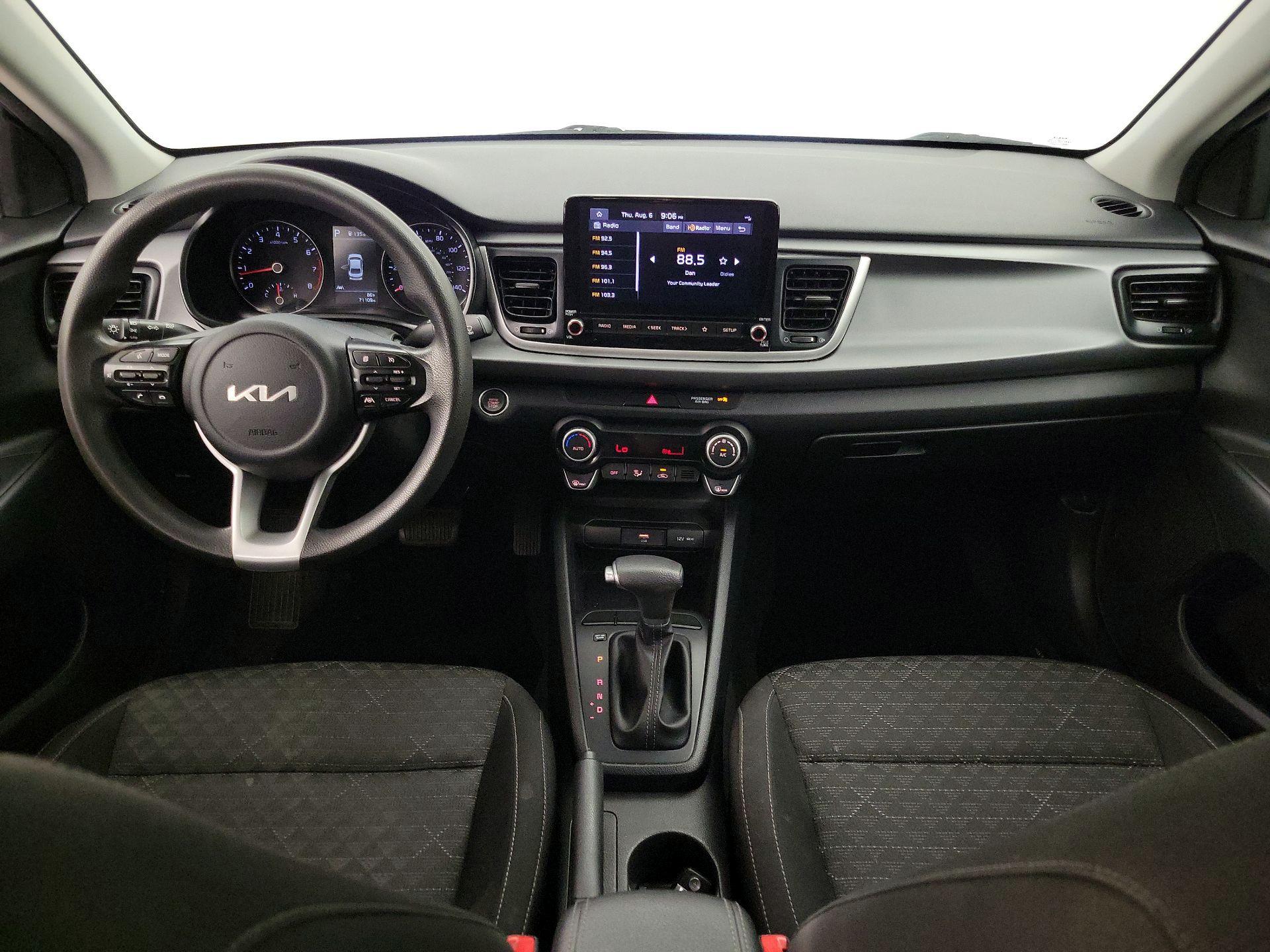 Thumbnail: 2022 Kia Rio - 9