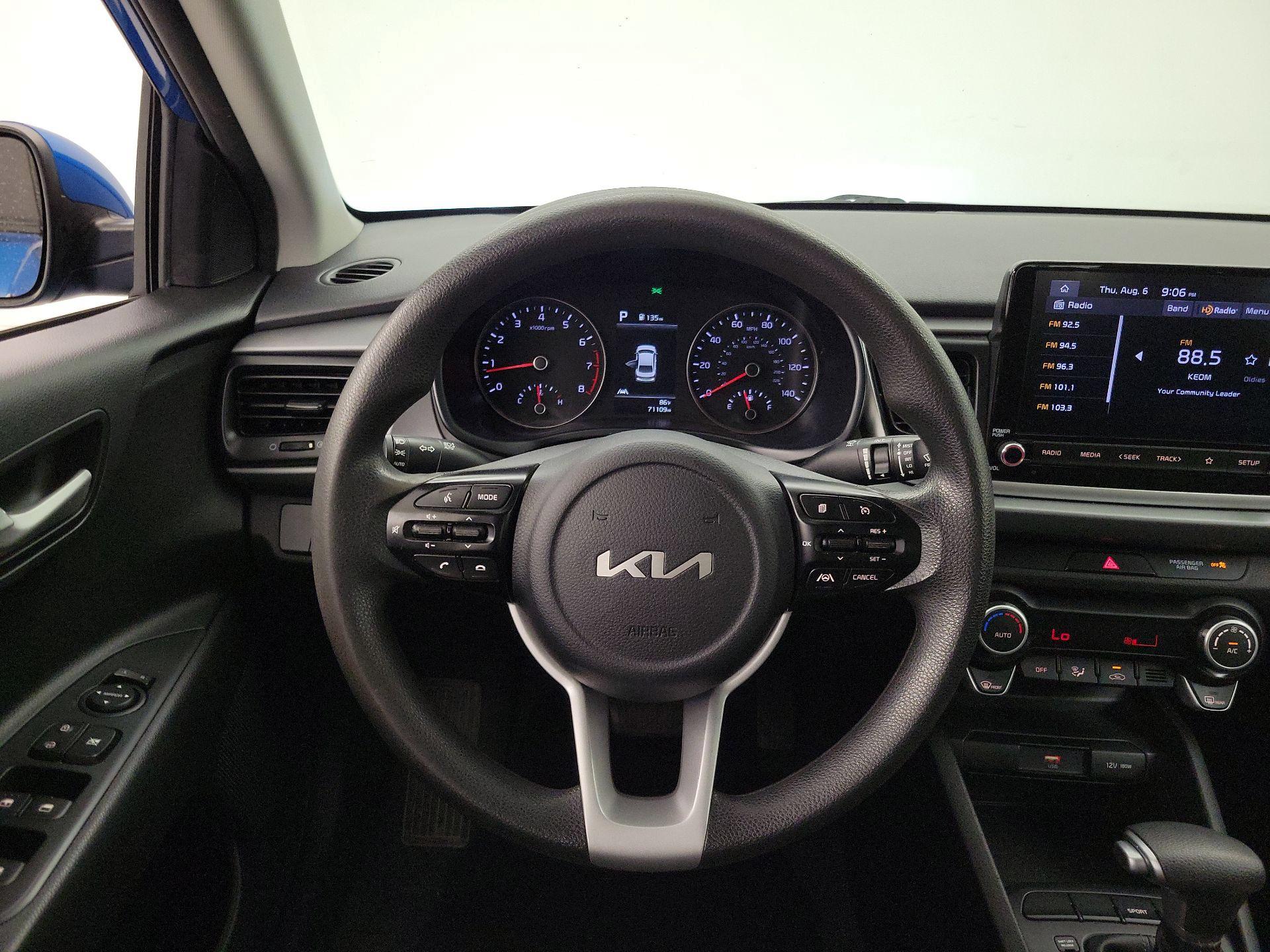 Thumbnail: 2022 Kia Rio - 10