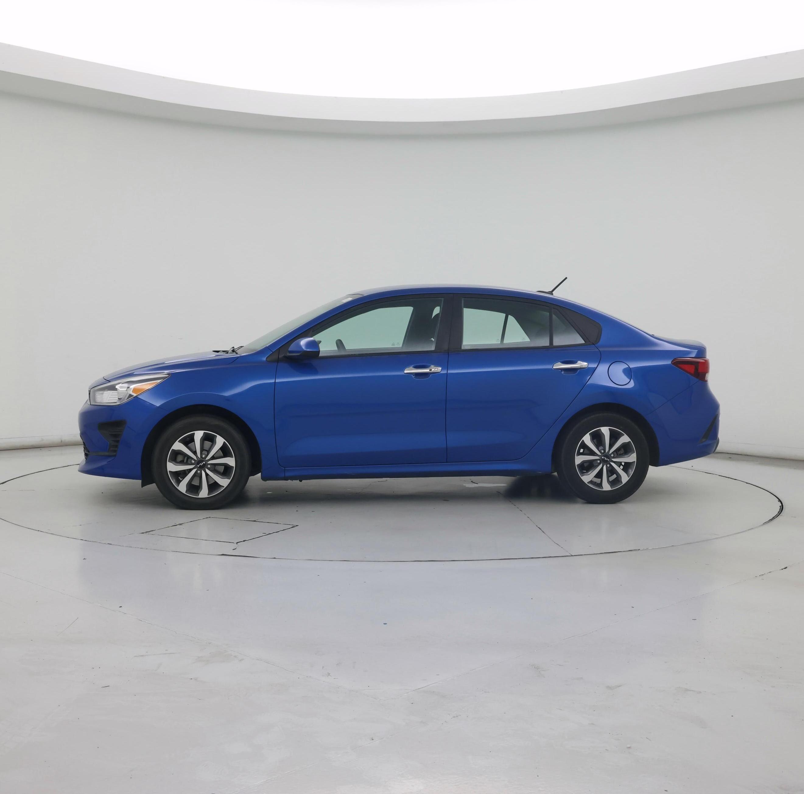 Thumbnail: 2022 Kia Rio - 3