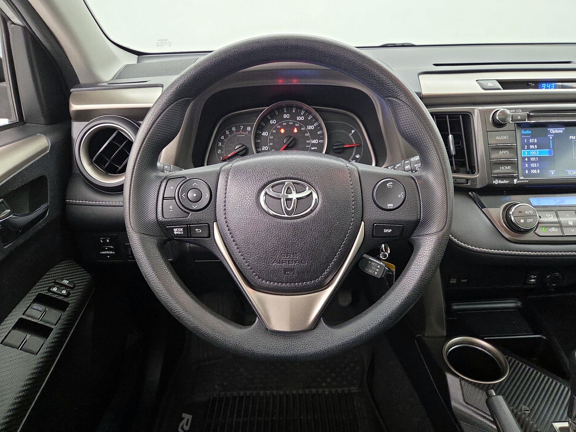Thumbnail: 2015 Toyota RAV4 - 10