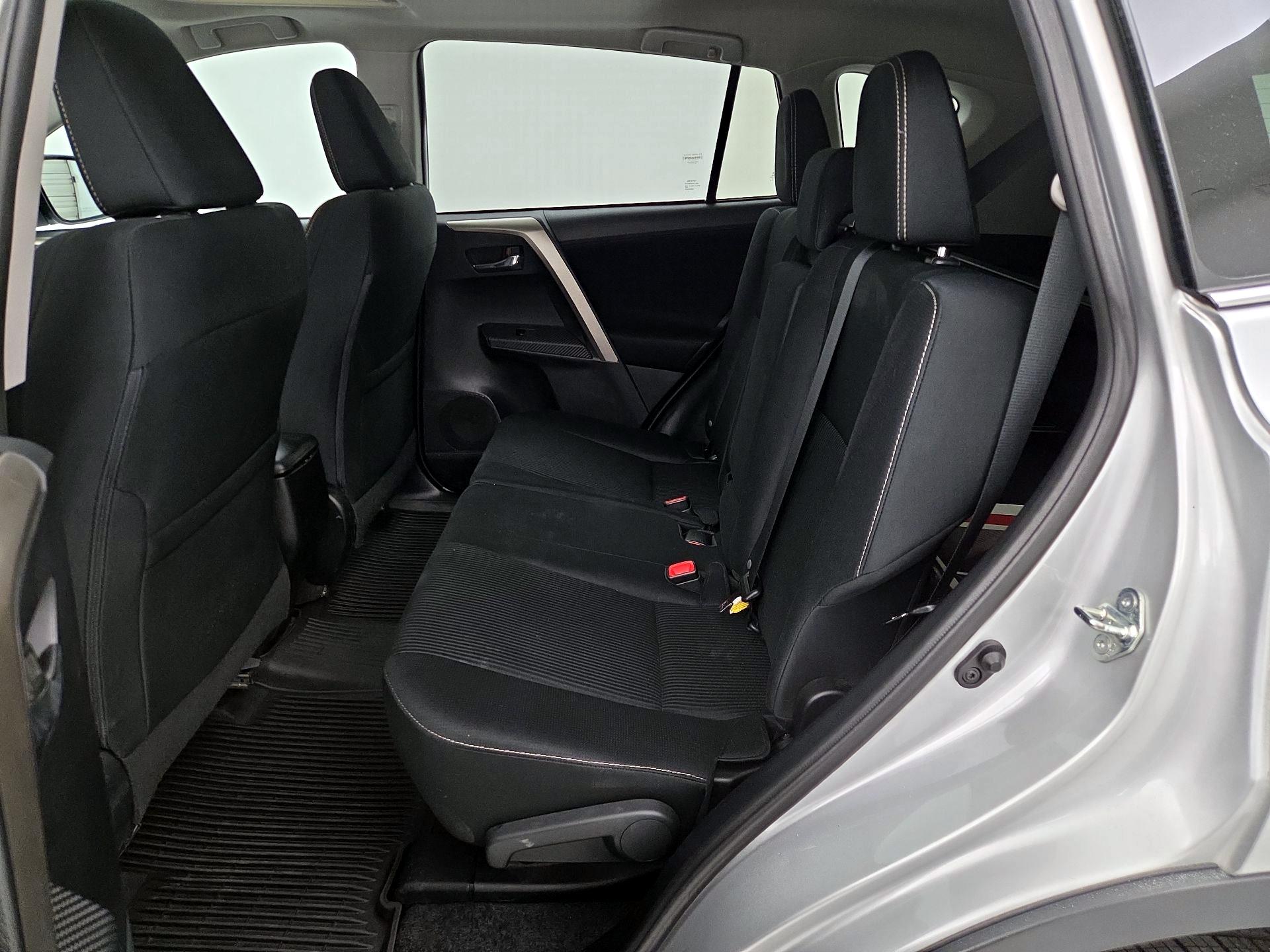 Thumbnail: 2015 Toyota RAV4 - 20