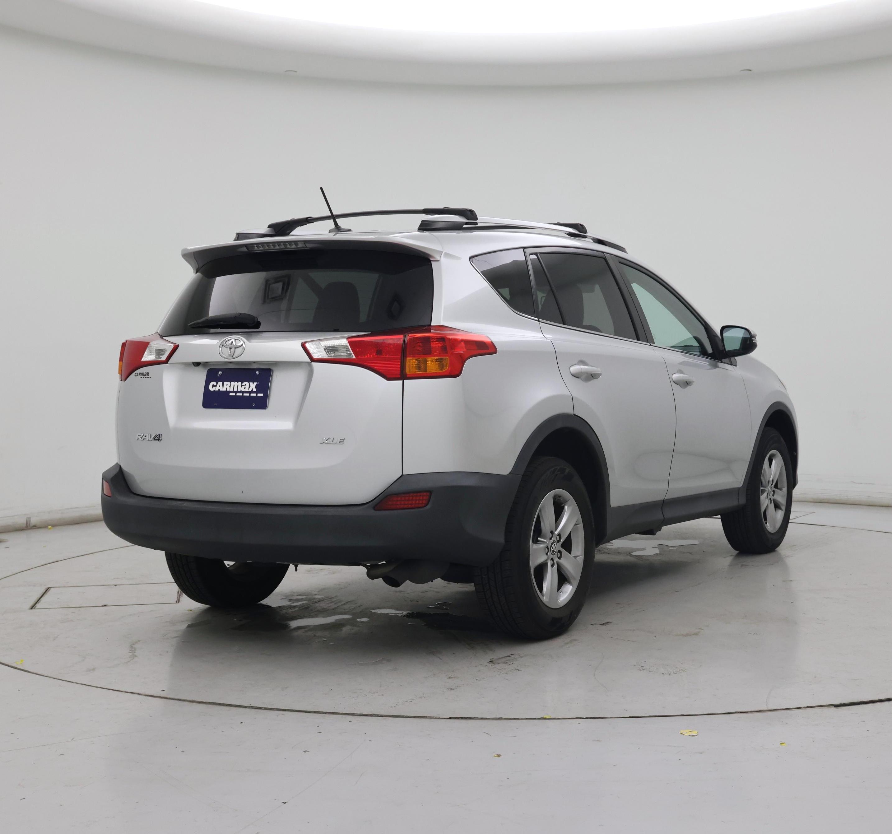 Thumbnail: 2015 Toyota RAV4 - 8