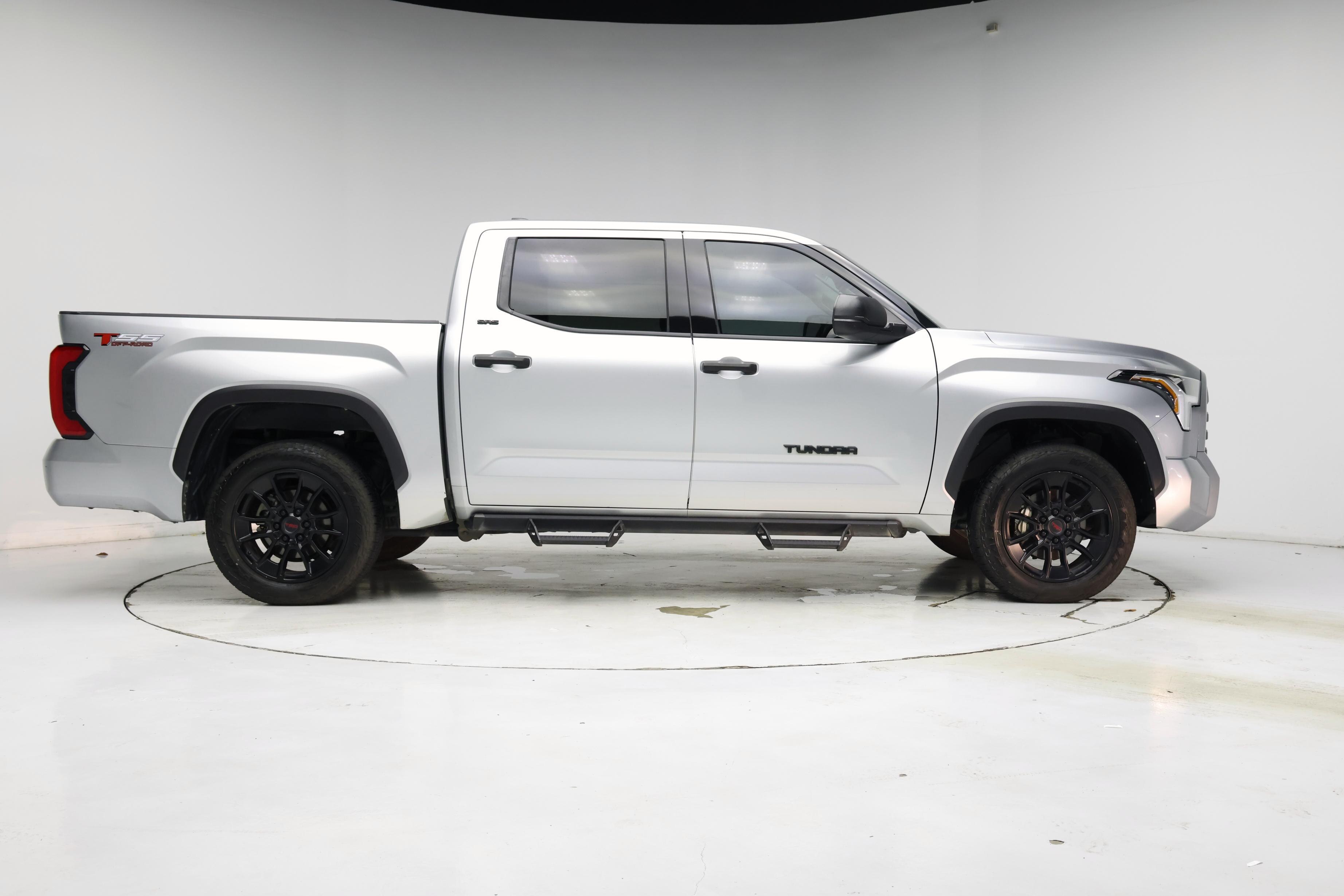 Thumbnail: 2022 Toyota Tundra - 7