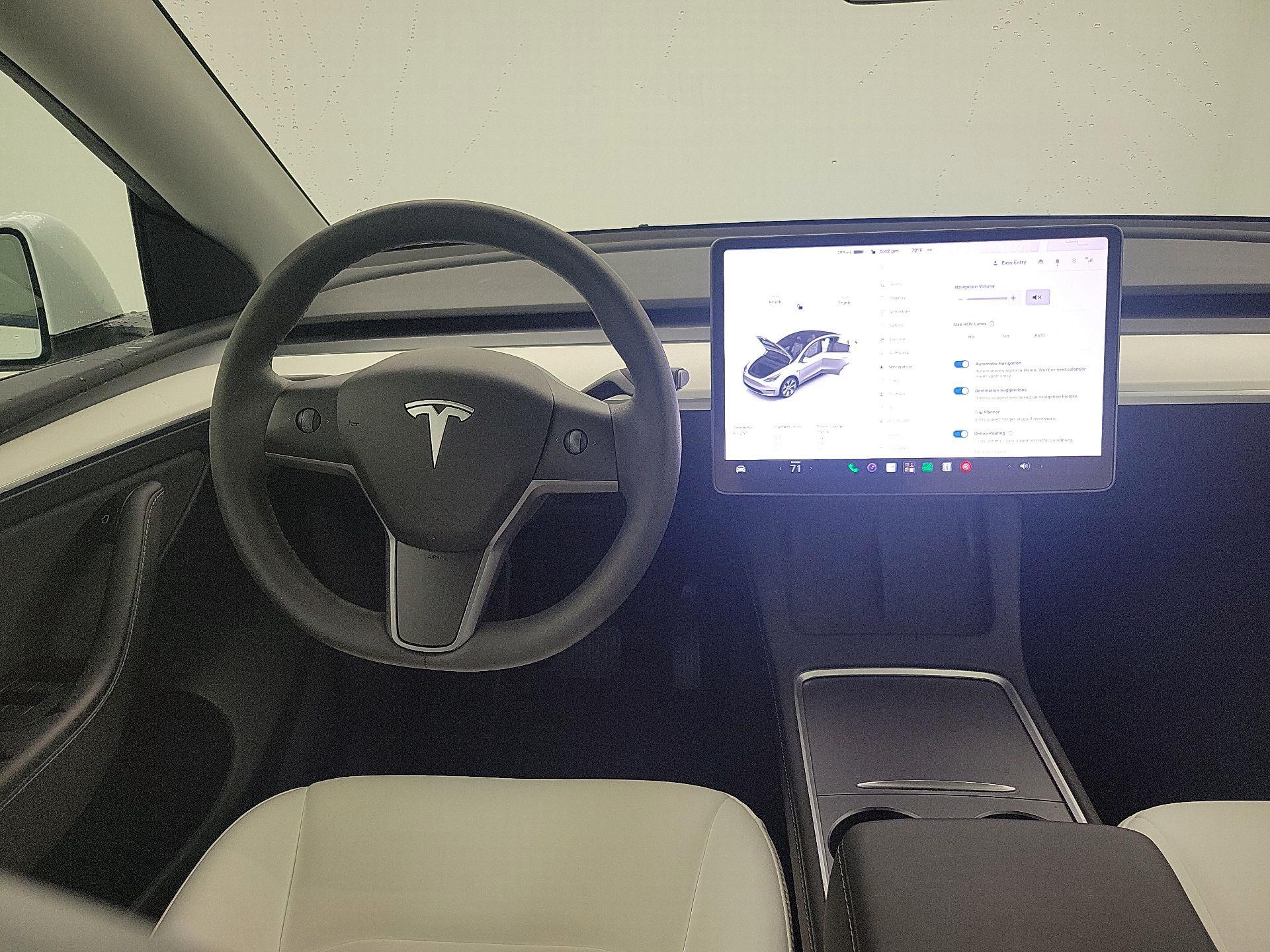 Thumbnail: 2023 Tesla Model Y - 10