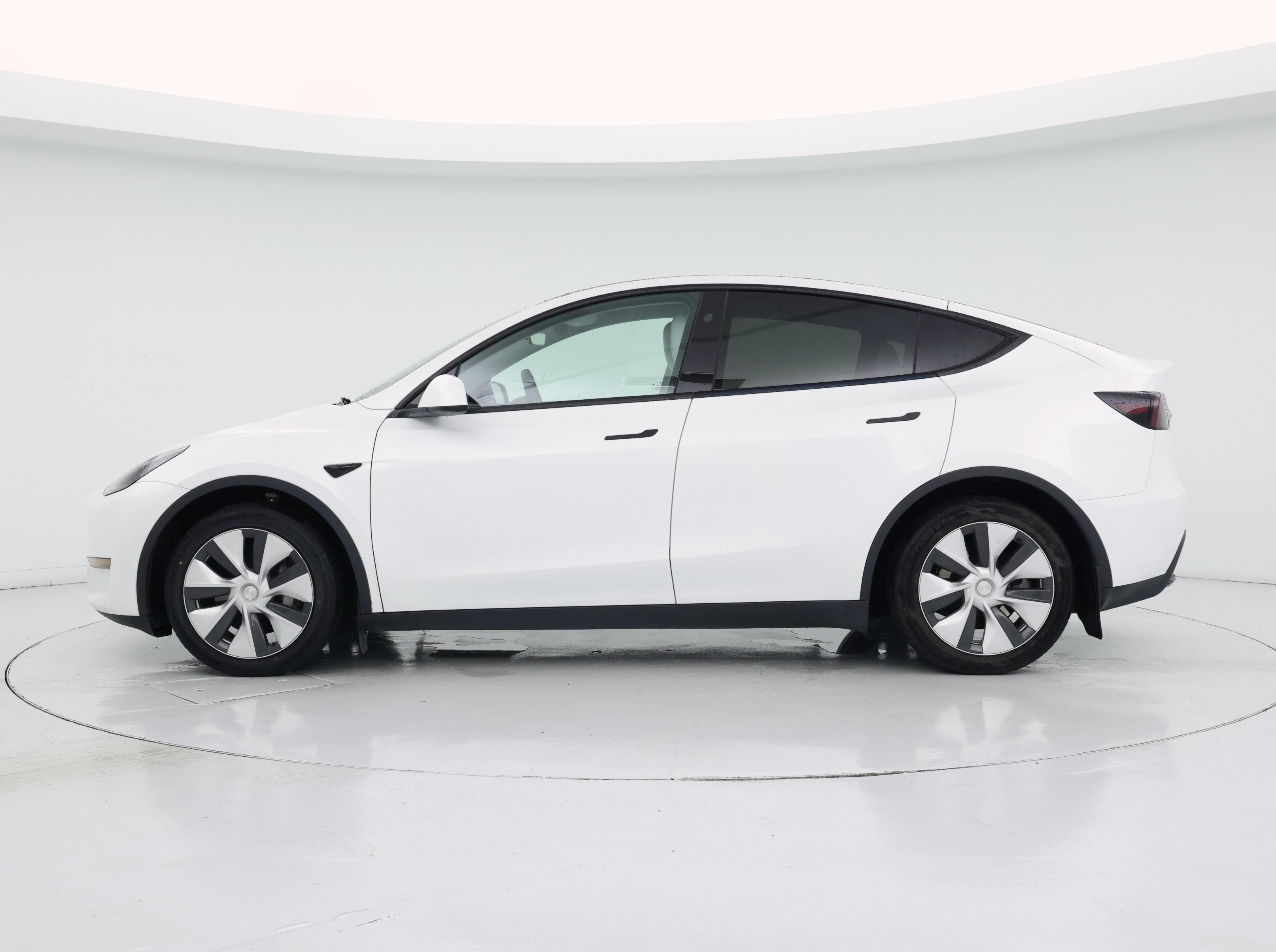 Thumbnail: 2023 Tesla Model Y - 3