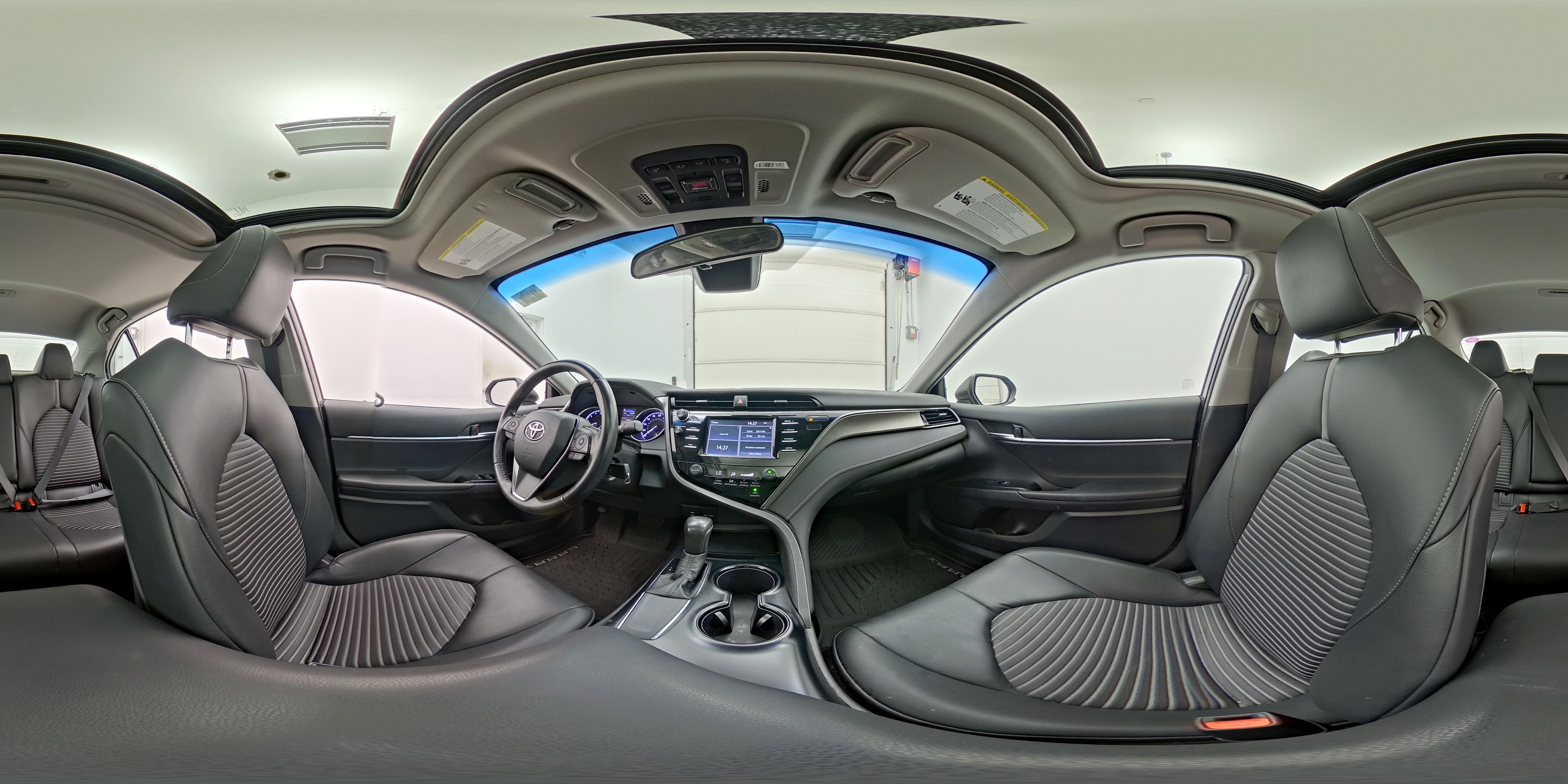 2019 Toyota Camry SE - Photo 26
