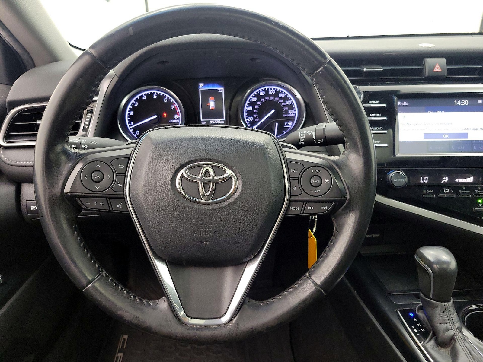 2019 Toyota Camry SE - Photo 11