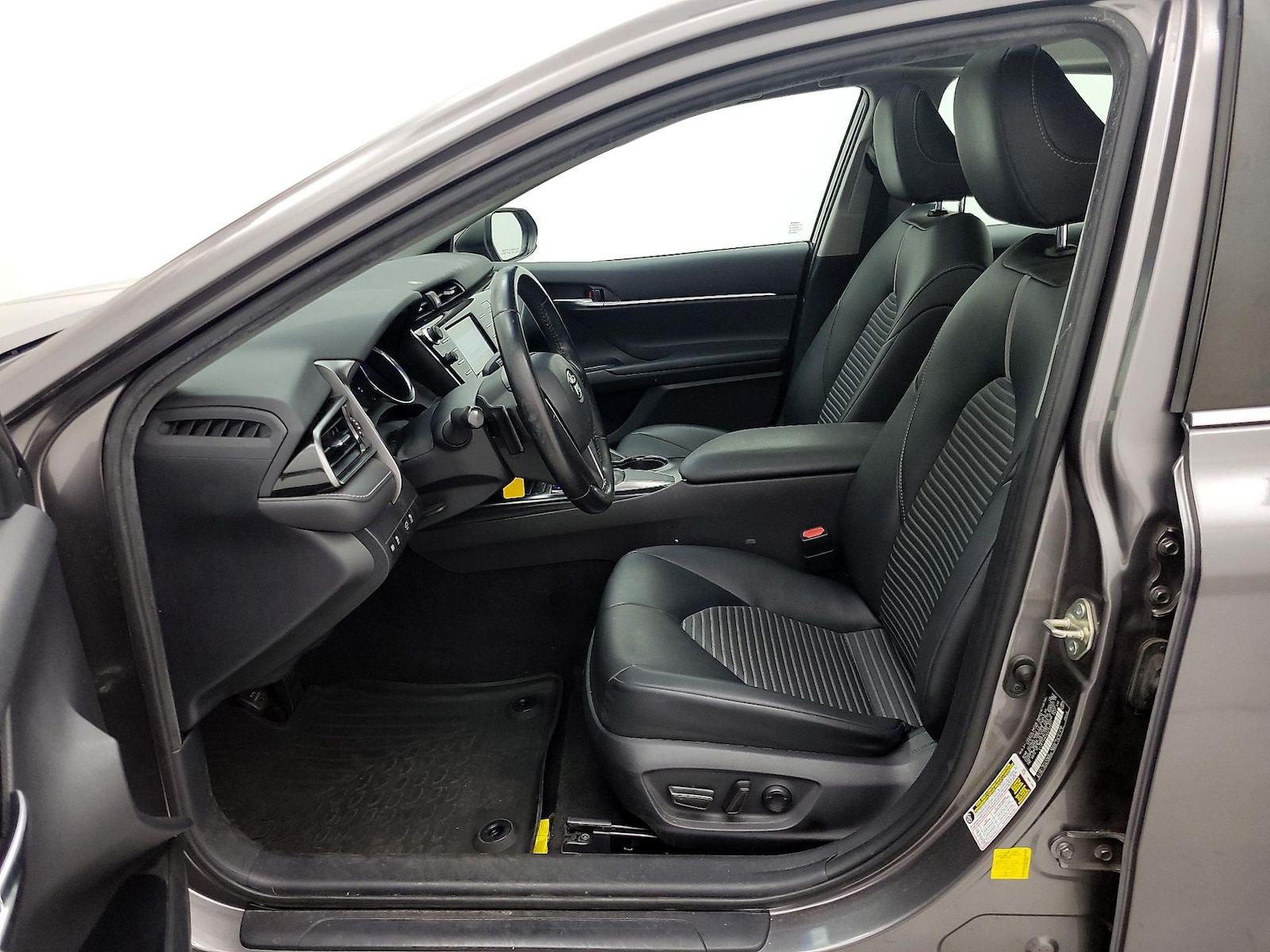 2019 Toyota Camry SE - Photo 12