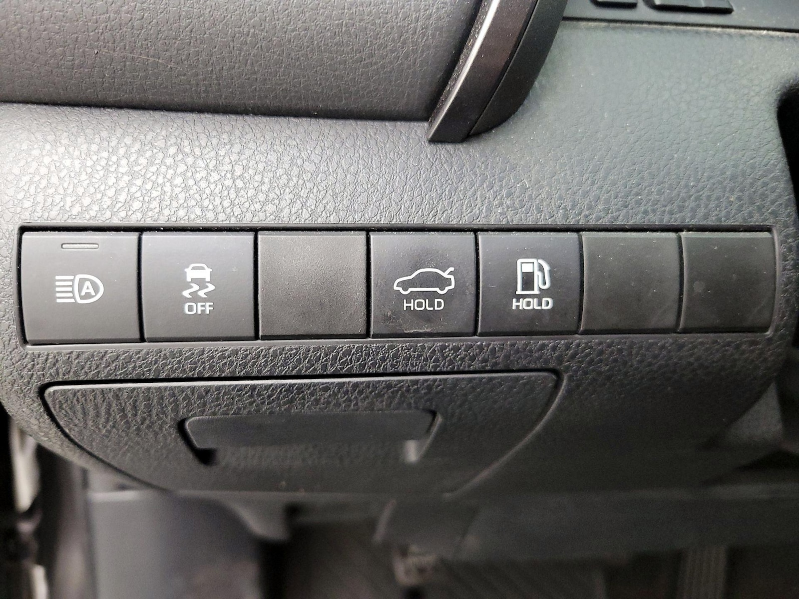 2019 Toyota Camry SE - Photo 14