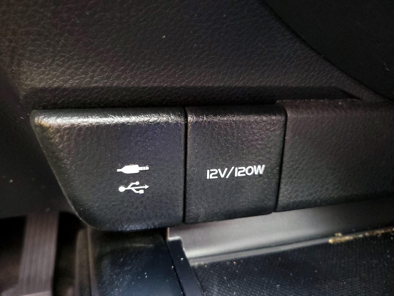 2019 Toyota Camry SE - Photo 20