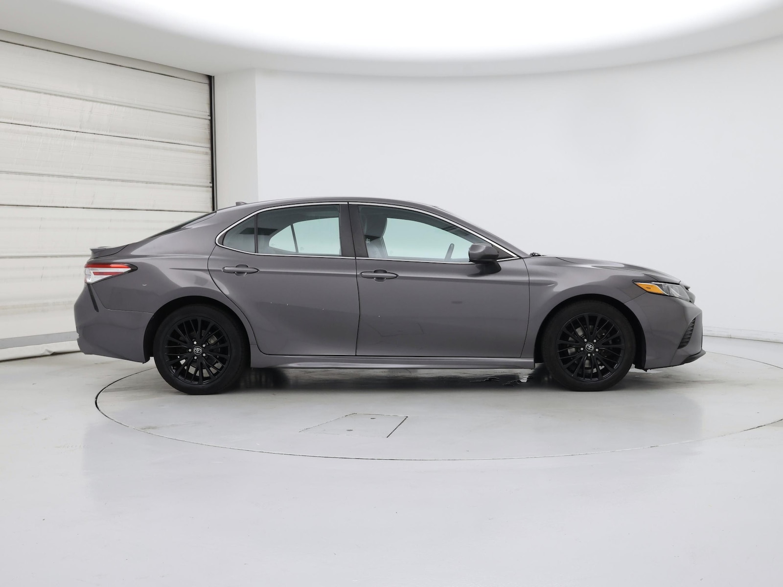 2019 Toyota Camry SE - Photo 8