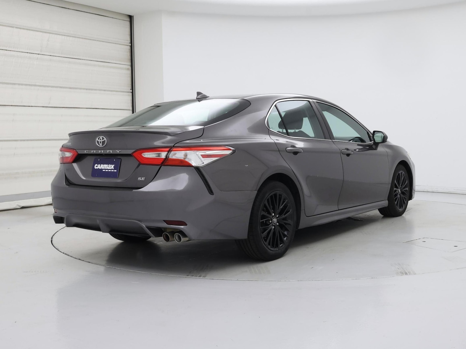 2019 Toyota Camry SE - Photo 9