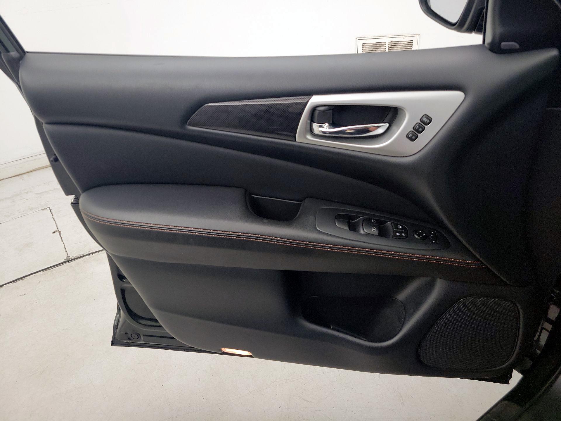 Thumbnail: 2019 Nissan Pathfinder - 12