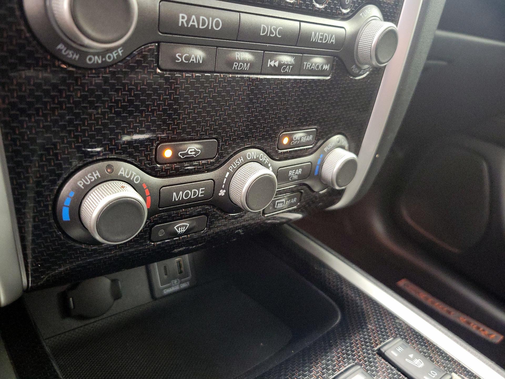 Thumbnail: 2019 Nissan Pathfinder - 17