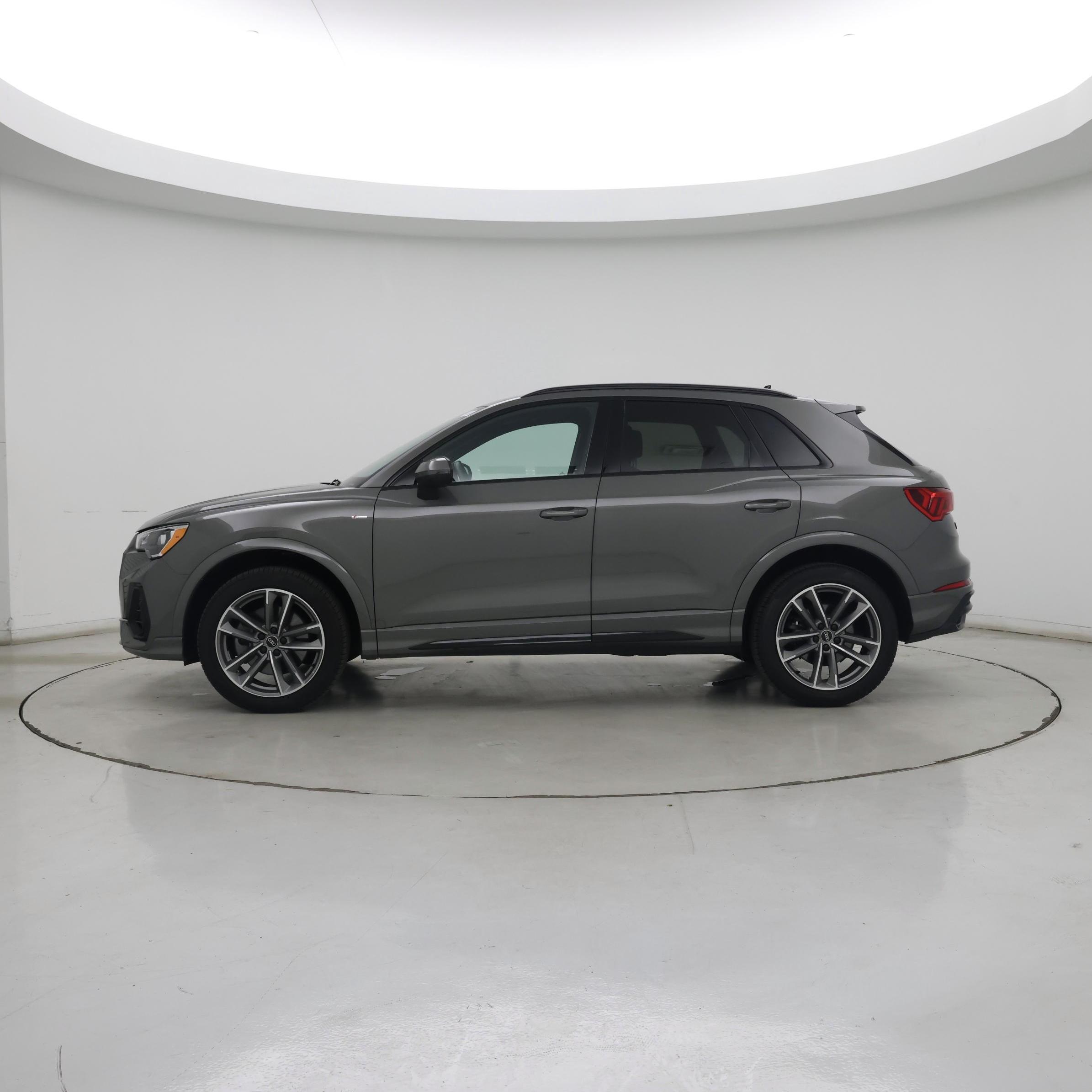 Thumbnail: 2022 Audi Q3 - 3