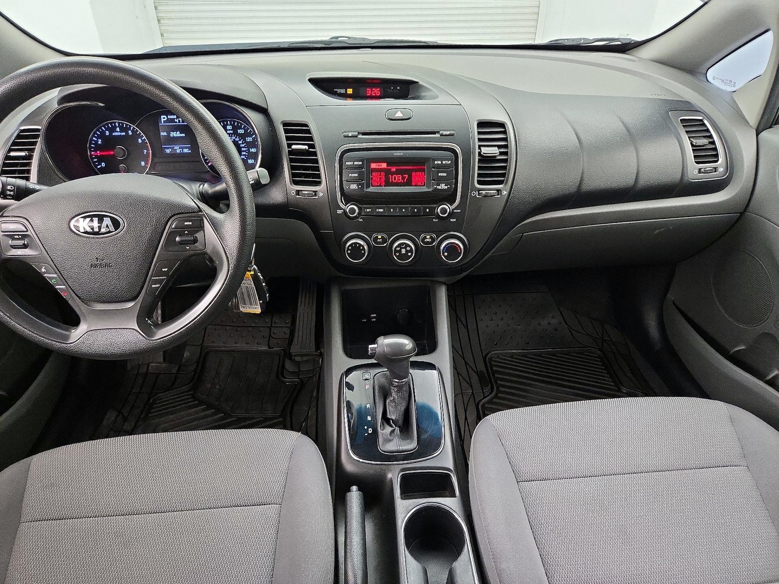 2017 Kia Forte LX - Photo 10