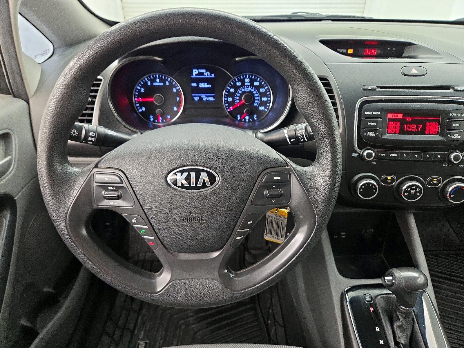 2017 Kia Forte LX - Photo 11