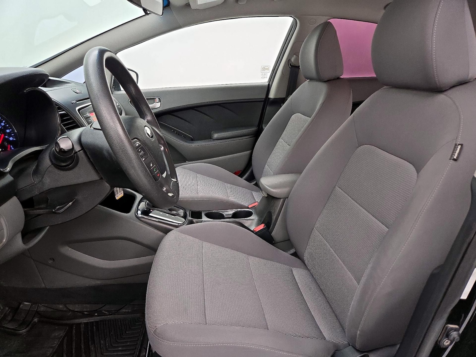 2017 Kia Forte LX - Photo 12