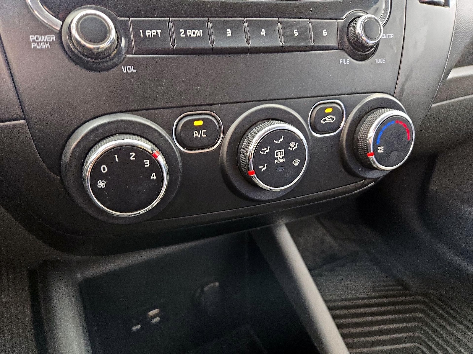 2017 Kia Forte LX - Photo 16