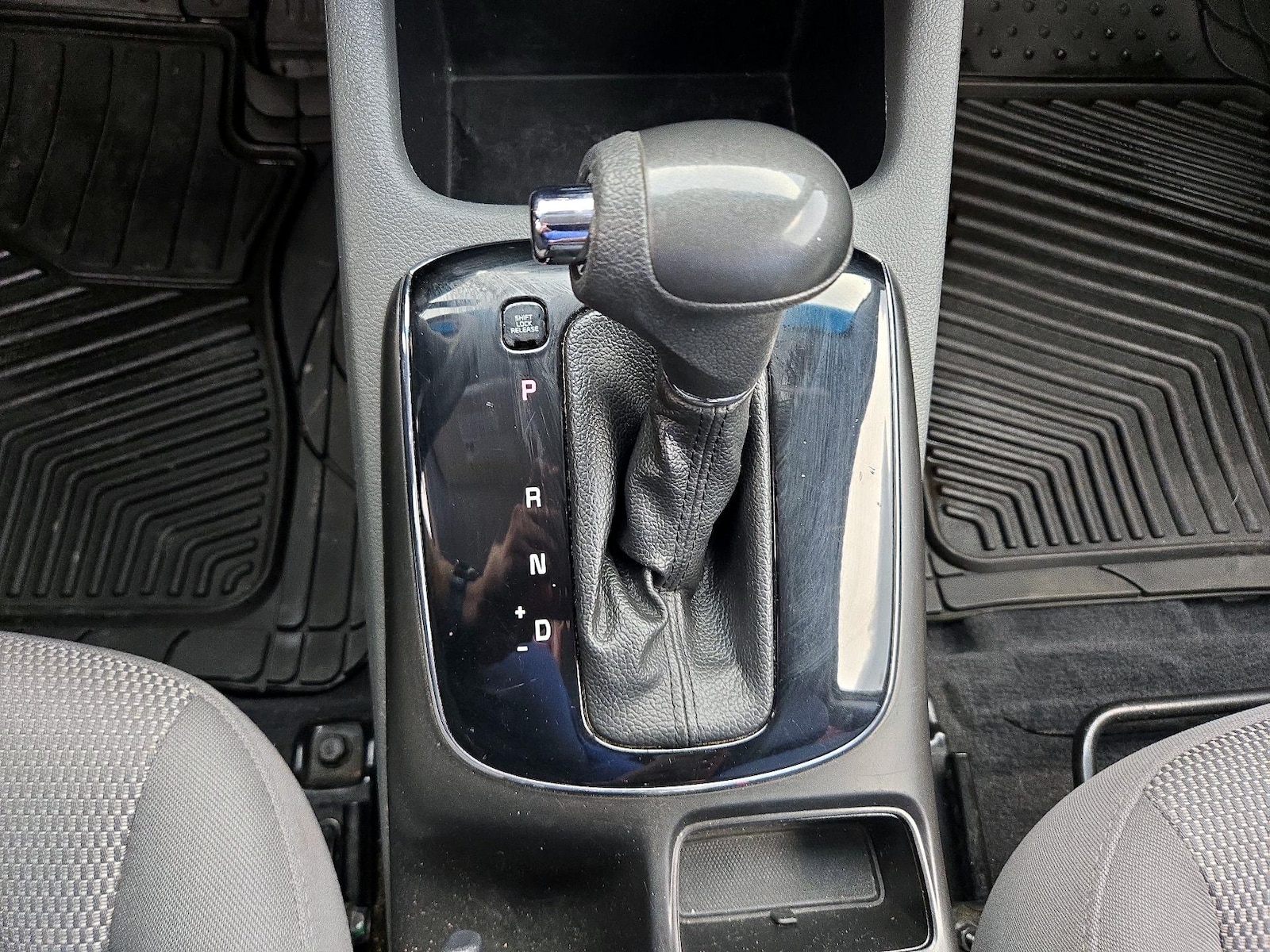 2017 Kia Forte LX - Photo 17