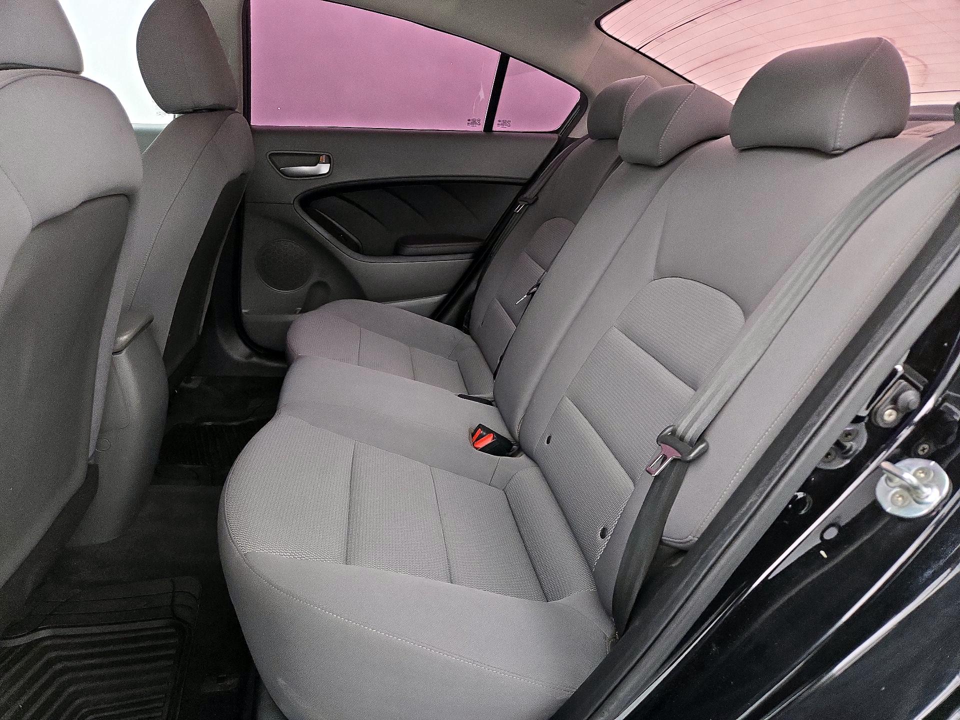Thumbnail: 2017 Kia Forte - 18