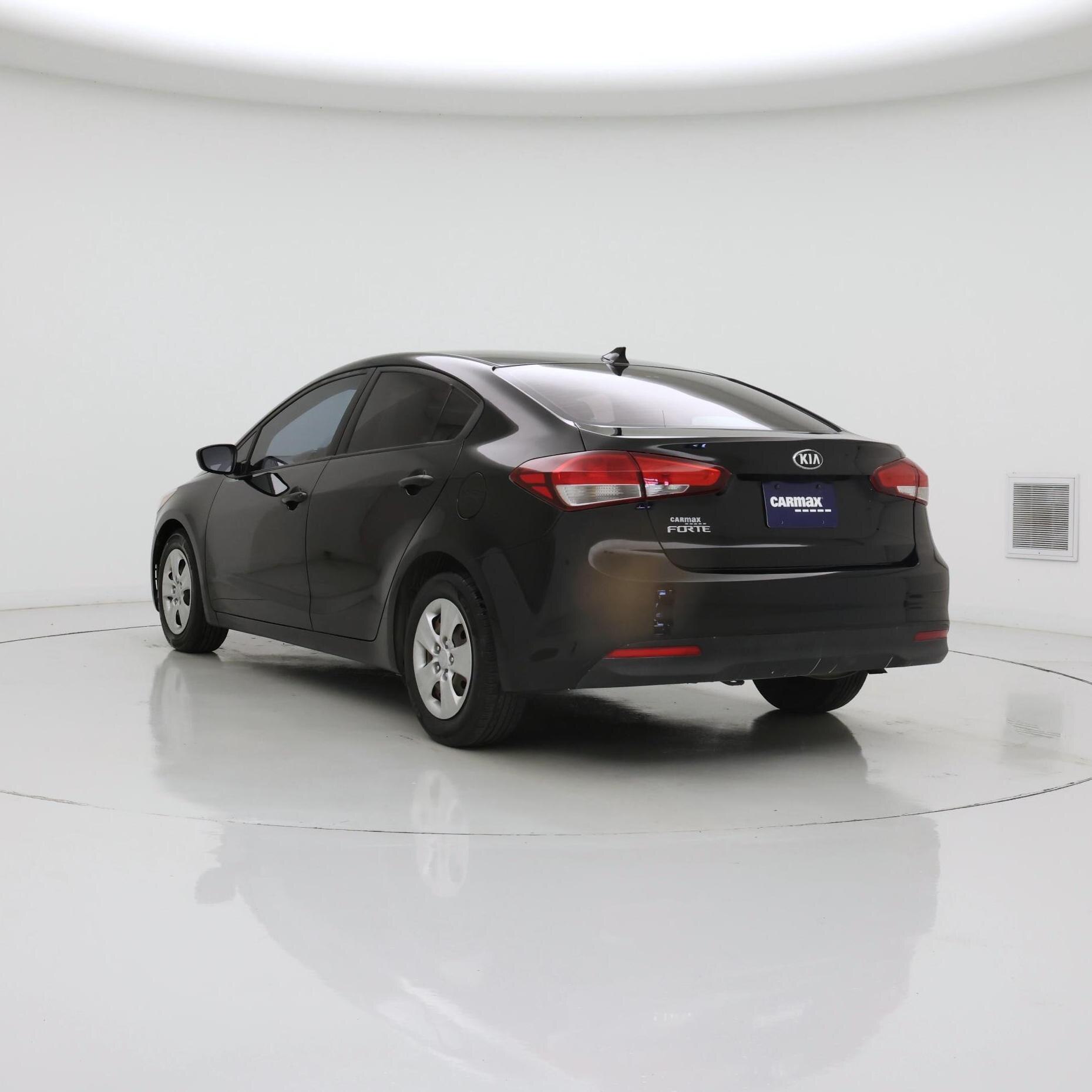 Thumbnail: 2017 Kia Forte - 2