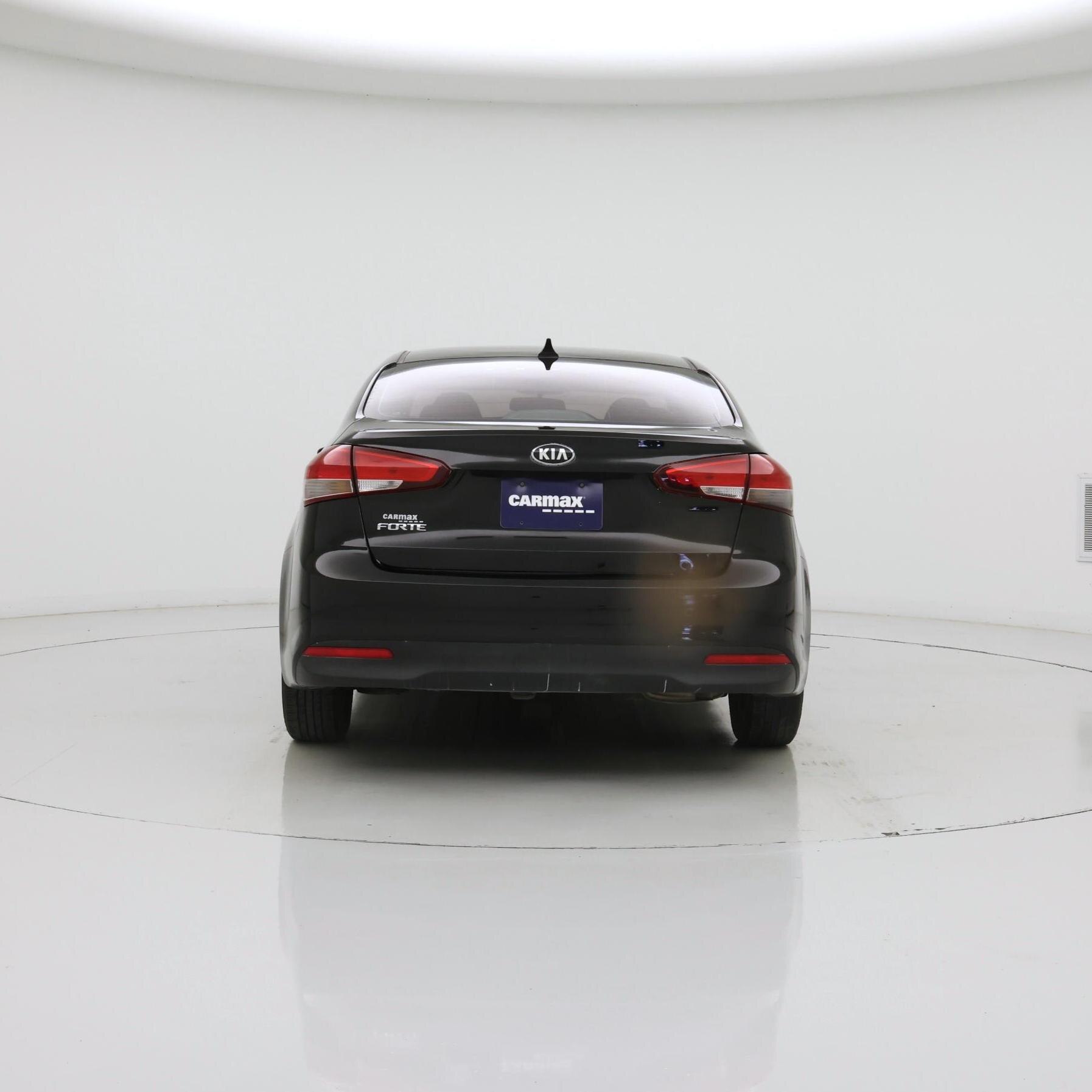 Thumbnail: 2017 Kia Forte - 6