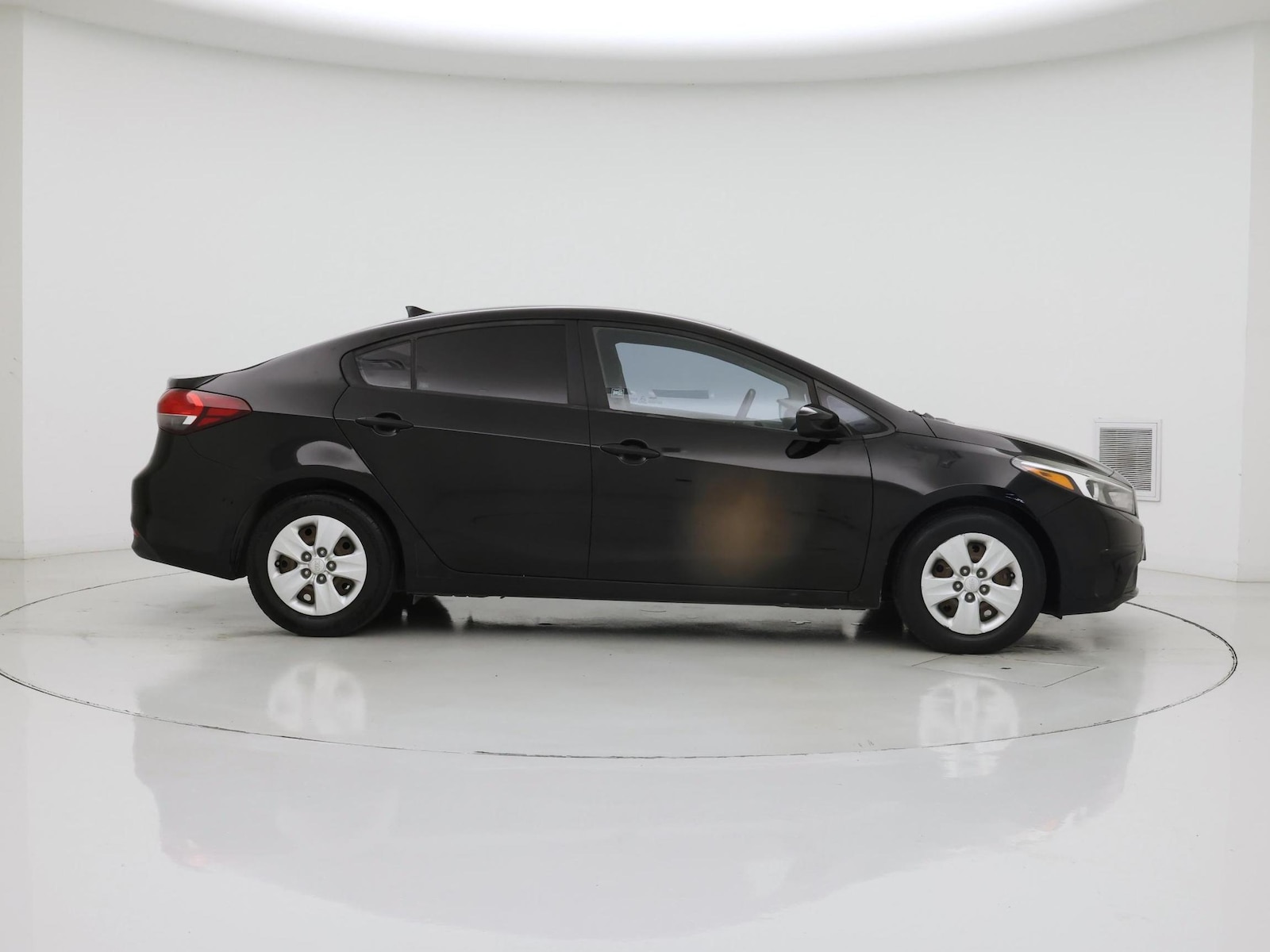 2017 Kia Forte LX - Photo 8
