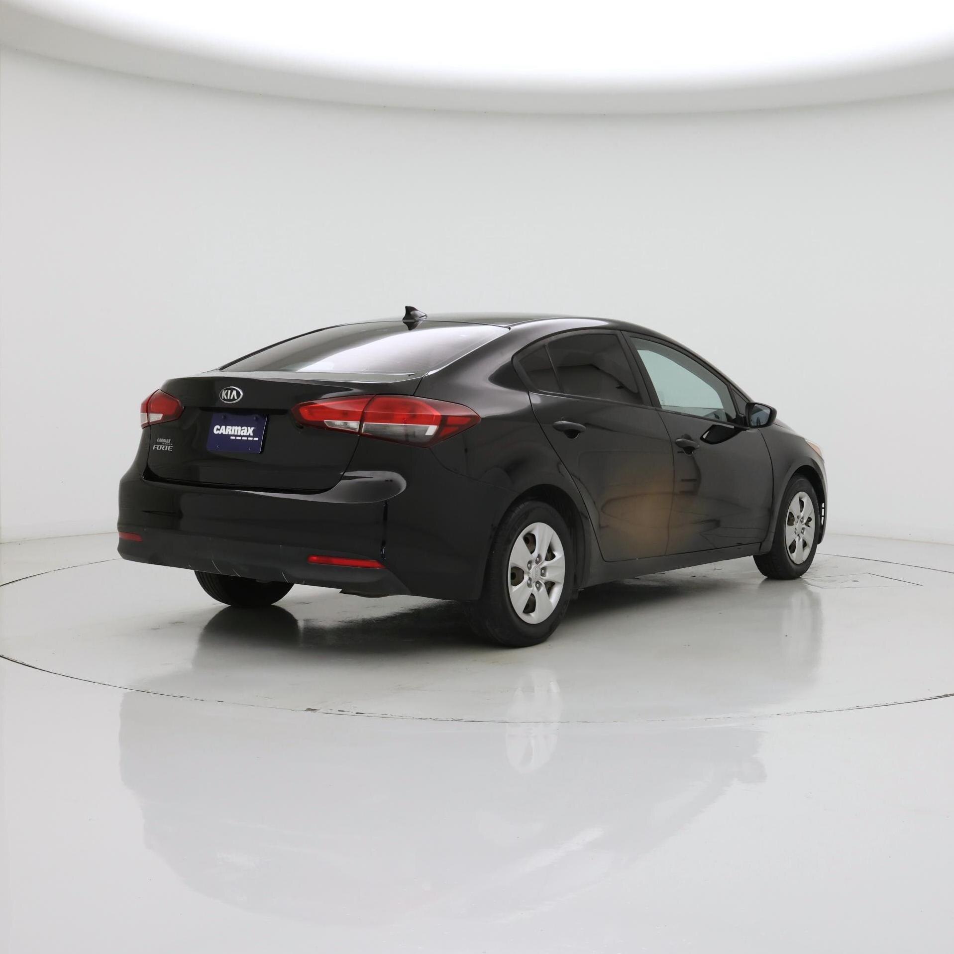 Thumbnail: 2017 Kia Forte - 8