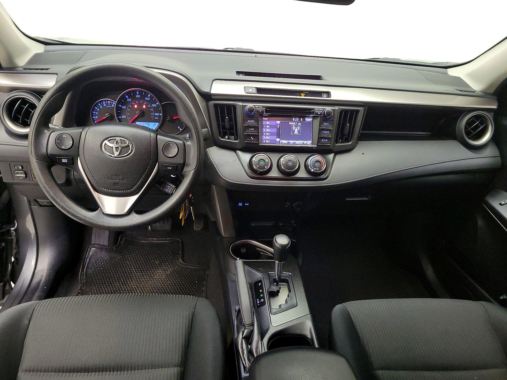 Thumbnail: 2016 Toyota RAV4 - 9