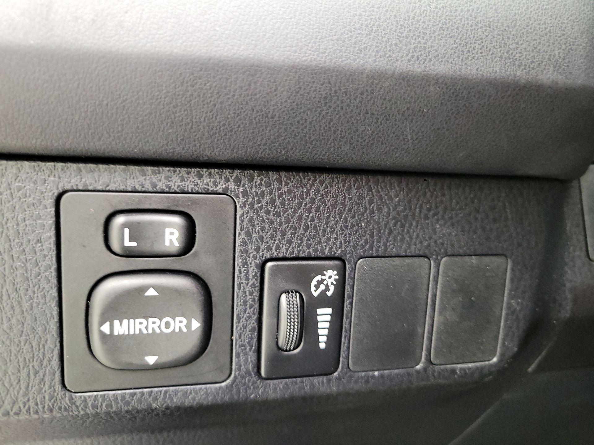 Thumbnail: 2016 Toyota RAV4 - 13