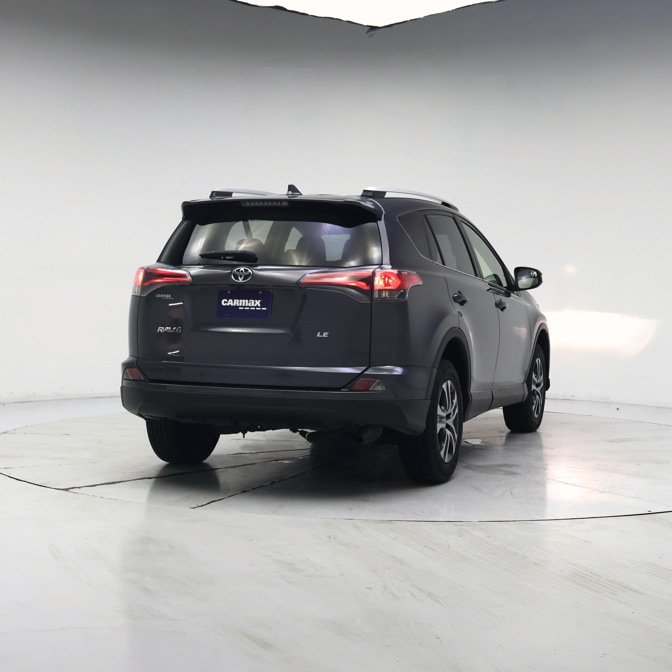 Thumbnail: 2016 Toyota RAV4 - 8