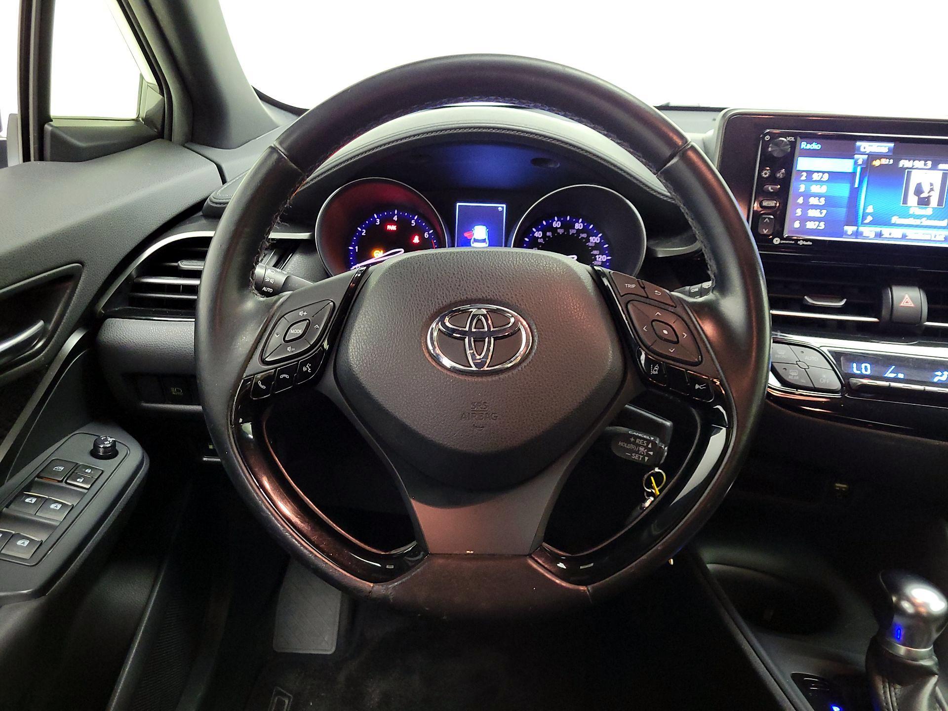 Thumbnail: 2018 Toyota C-HR - 10