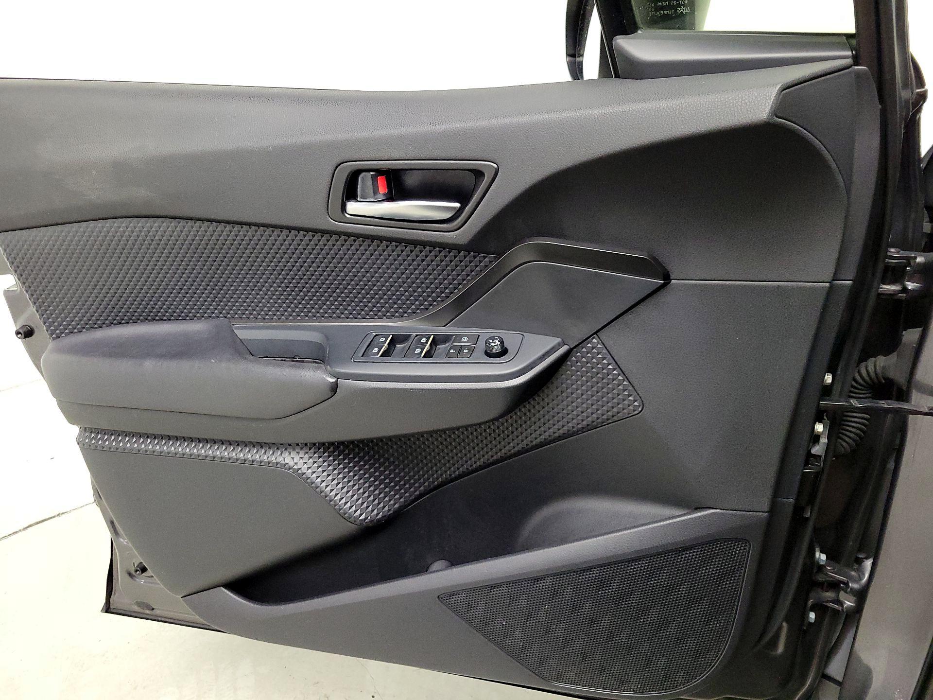 Thumbnail: 2018 Toyota C-HR - 12