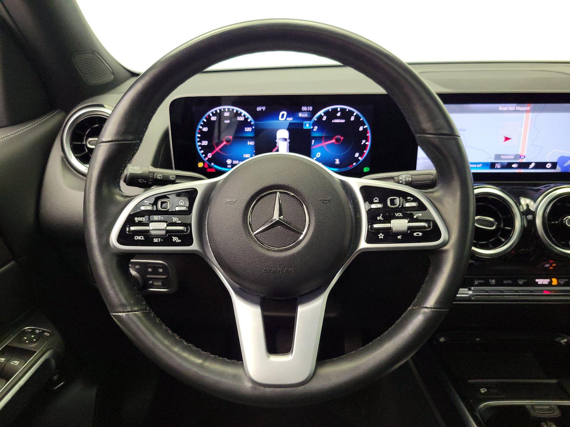 Thumbnail: 2021 Mercedes-Benz GLB - 10