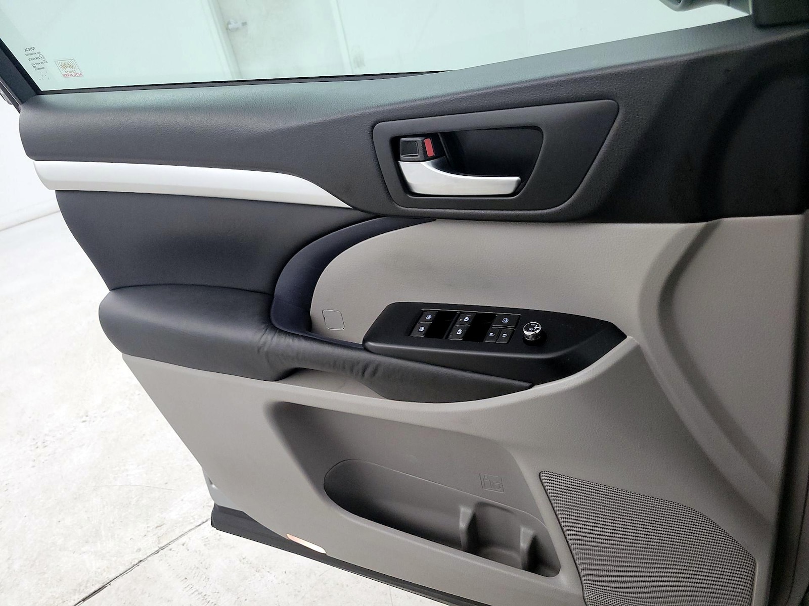 2015 Toyota Highlander XLE - Photo 11
