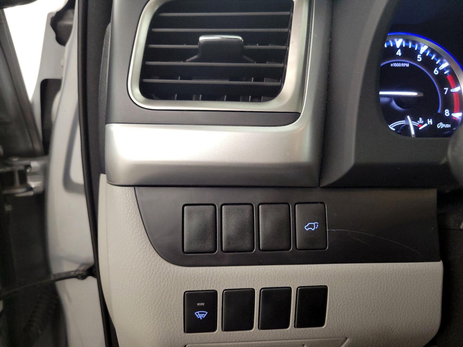 2015 Toyota Highlander XLE - Photo 12