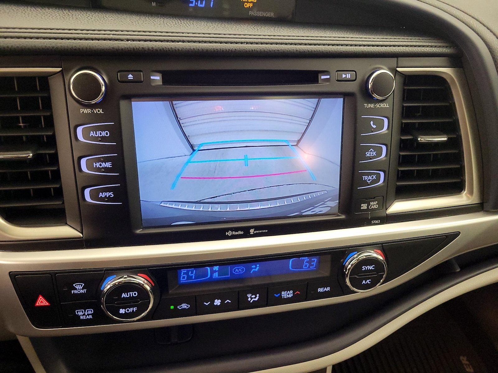 2015 Toyota Highlander XLE - Photo 13