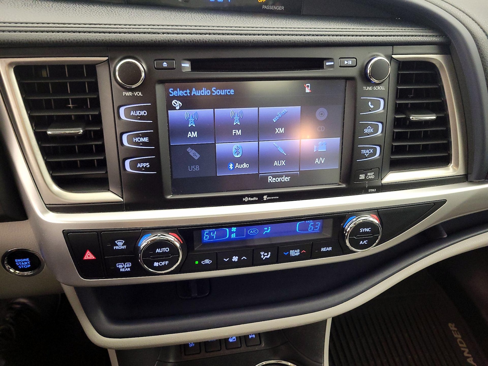 2015 Toyota Highlander XLE - Photo 14