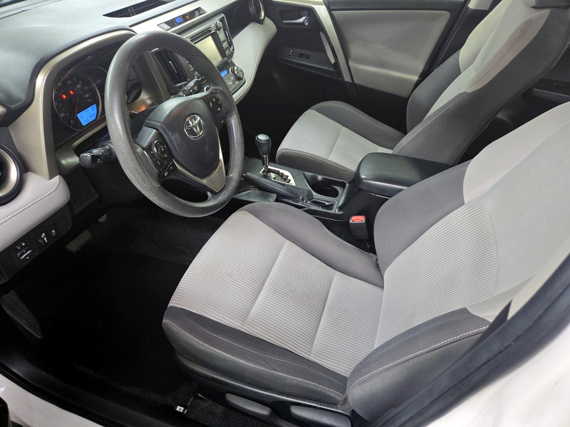 Thumbnail: 2014 Toyota RAV4 - 11