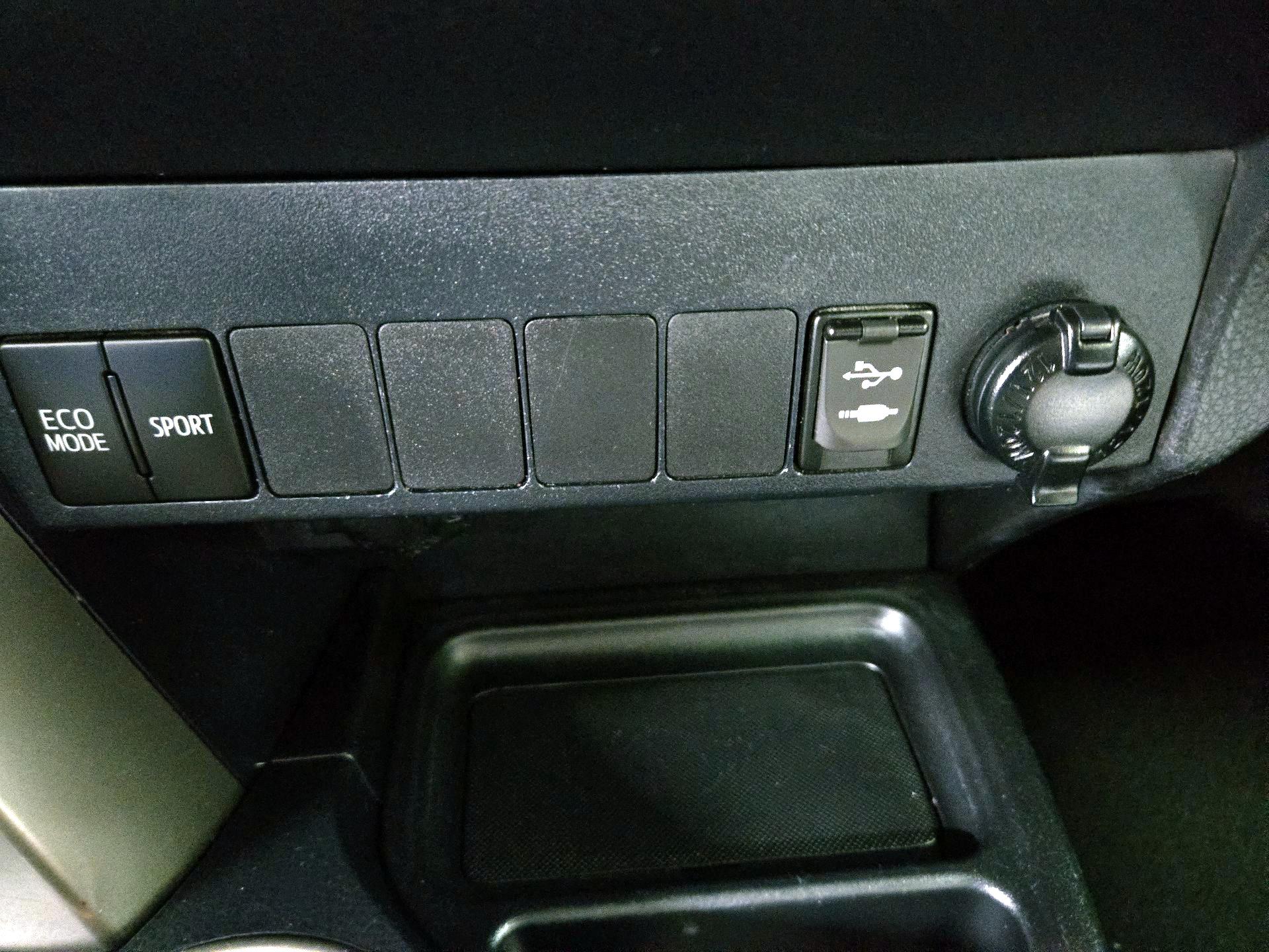 Thumbnail: 2014 Toyota RAV4 - 18