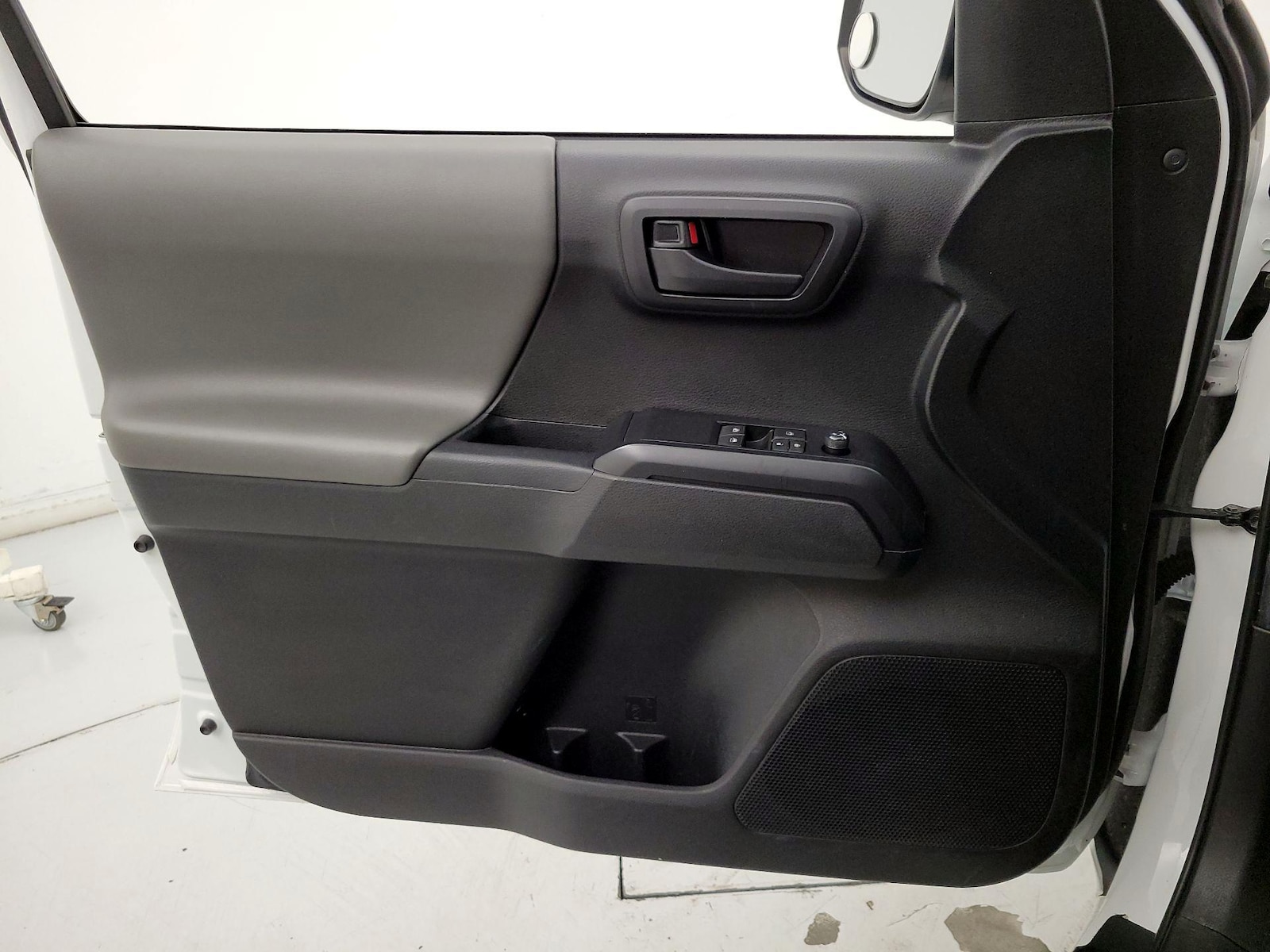 2022 Toyota Tacoma SR - Photo 13